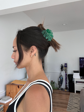 Load image into Gallery viewer, Monstera Hair Clip
